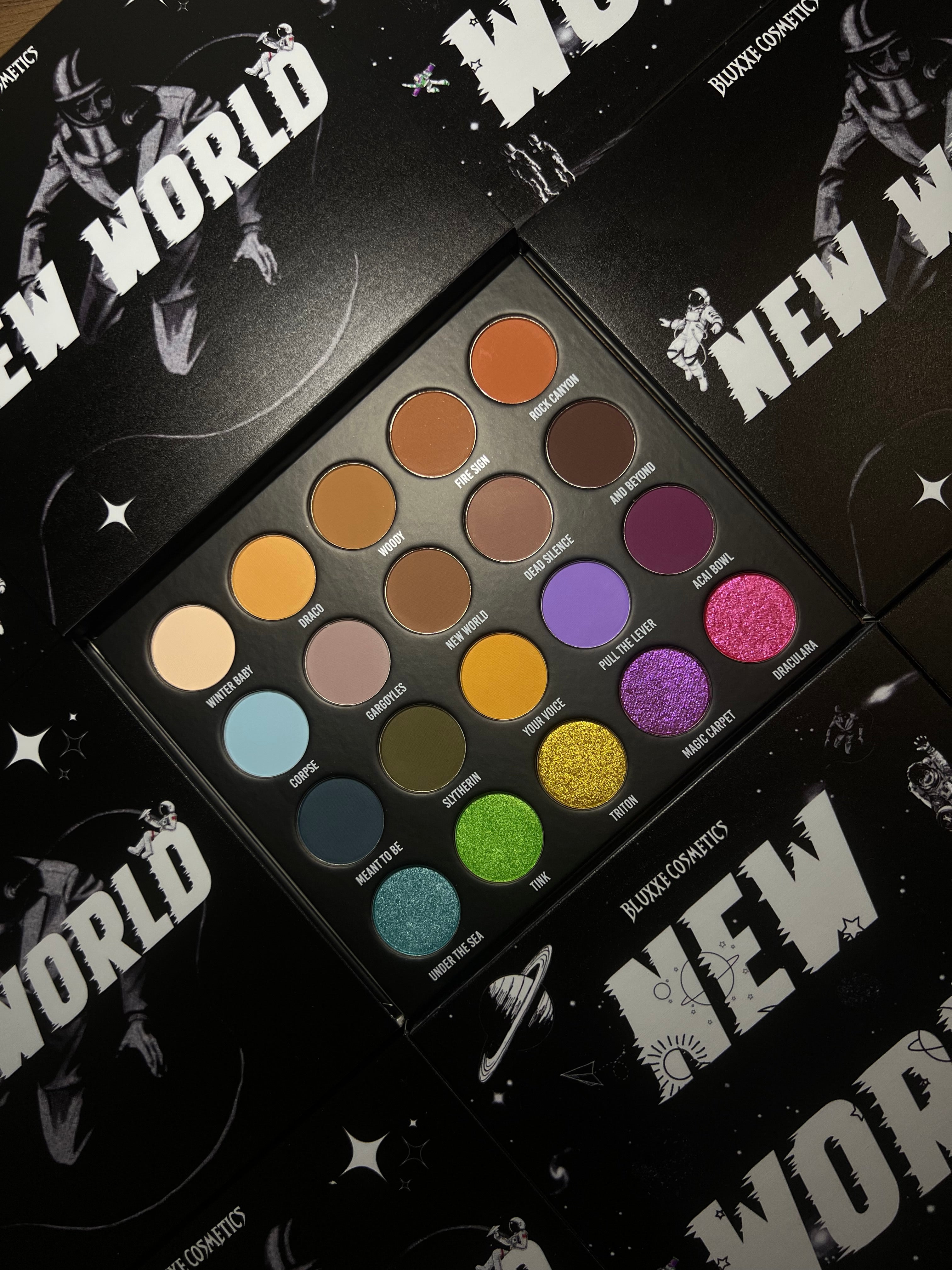 NEW WORLD Palette